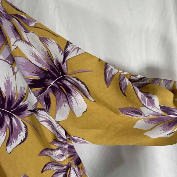 Find Me Plus Blouse Women's 1XL Yellow Floral 3/4 Sleeve Tie Front - Picture 6 of 10